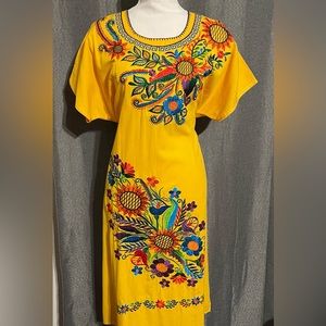 Mexican Embroidered Dress 🌻🌺